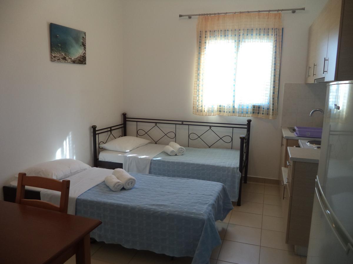 Taxiarchis Studios Agios Georgios  Eksteriør bilde